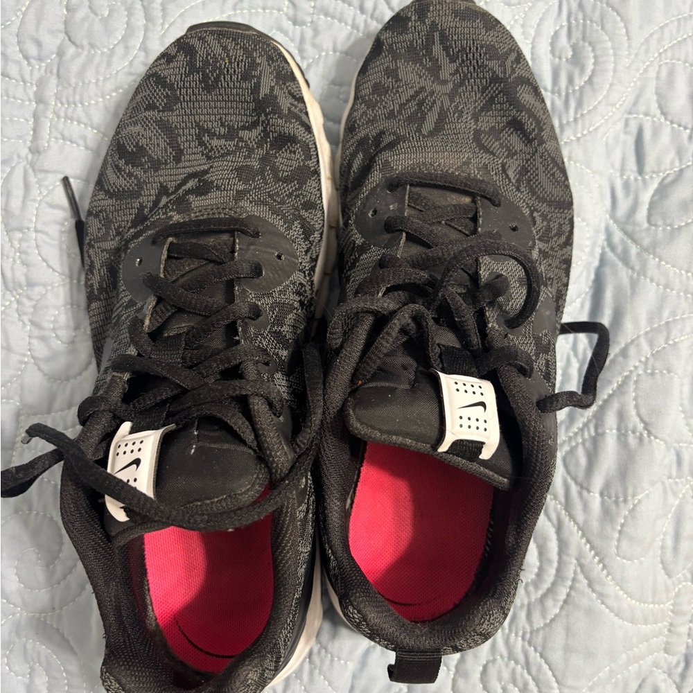 Nike Black Sneakers